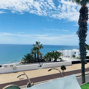 apartamento-yemaya-frente-al-mar-pto-del-carmen.in-canary-islands.com/